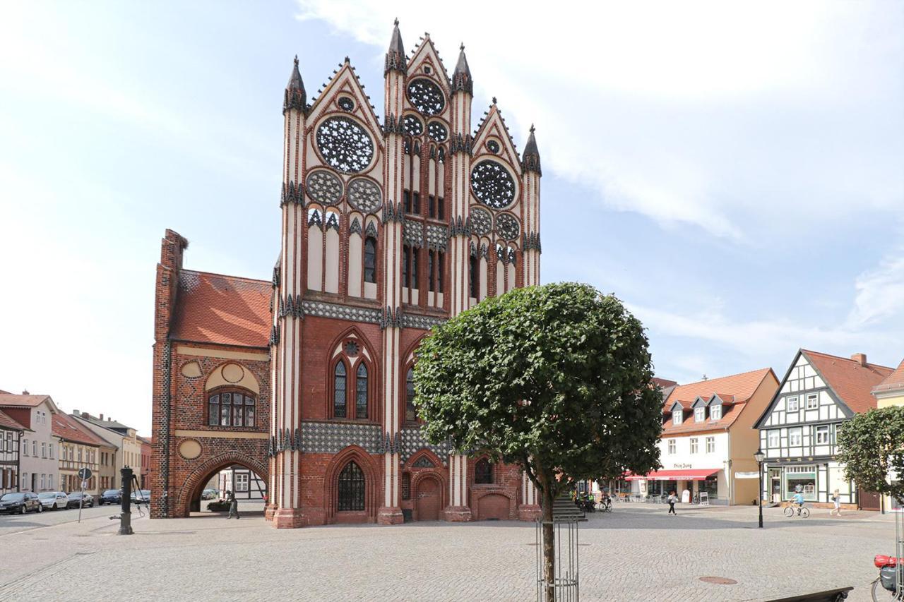 Ferienwohnungen MARKT 1 am Rathaus Tangermünde Exterior foto